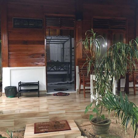 Gems Garden Guest House Tangalle Exterior foto