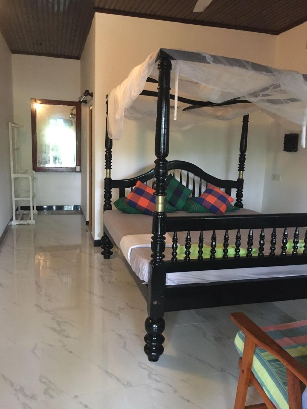 Gems Garden Guest House Tangalle Exterior foto